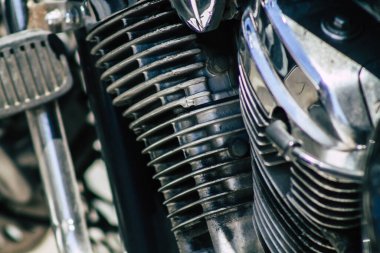 Kıbrıs Rum Kesimi 10 Mayıs 2020 'de Kıbrıs Rum Kesimi' nin Limasol adasında park halindeki Honda VLX motosikletine yakın çekim