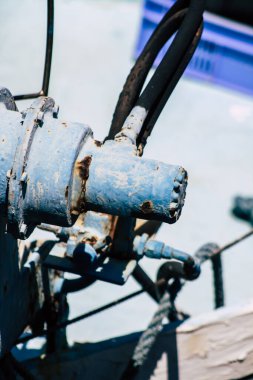 Kıbrıs Rum Kesimi 14 Mayıs 2020, Kıbrıs Rum Kesimi 'ndeki Limasol limanında demirlemiş bir teknenin yakını