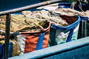 Kıbrıs Rum Kesimi 14 Mayıs 2020, Kıbrıs Rum Kesimi 'ndeki Limasol limanında demirlemiş bir teknenin yakını