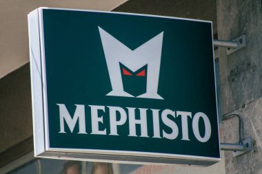 Kıbrıs Rum Kesimi 14 Mayıs 2020 'de Kıbrıs Rum Kesimi' nin Limasol adasının sokaklarında ticari bir tabela görüldü