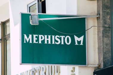 Kıbrıs Rum Kesimi 14 Mayıs 2020 'de Kıbrıs Rum Kesimi' nin Limasol adasının sokaklarında ticari bir tabela görüldü