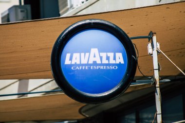 Kıbrıs Rum Kesimi 14 Mayıs 2020 'de Kıbrıs Rum Kesimi' nin Limasol adasının sokaklarında ticari bir tabela görüldü