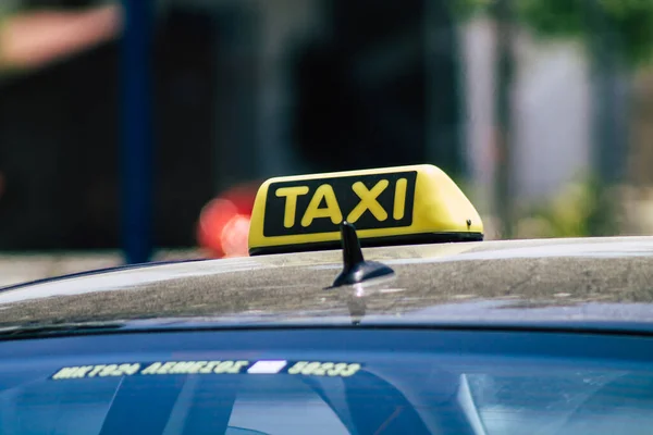Limassol Cypr Maj 2020 Widok Tradycyjnej Cypryjskiej Taksówki Toczącej Się — Zdjęcie stockowe