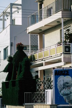 Kıbrıs Rum Kesimi 19 Mayıs 2020 'de Kıbrıs Rum Kesimi' nin Limasol adasındaki bir binanın cephesine baktı