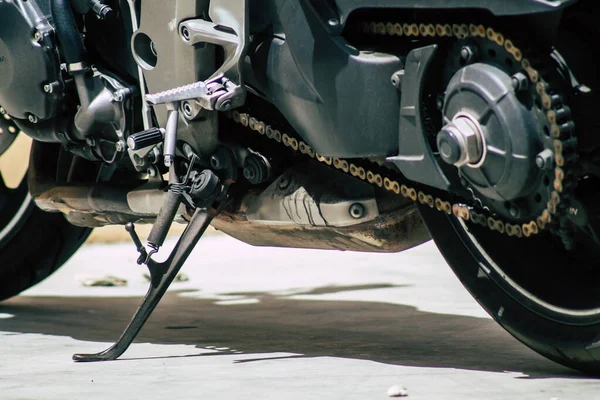 Limassol Chipre Maio 2020 Fecho Uma Motocicleta Estacionada Nas Ruas — Fotografia de Stock