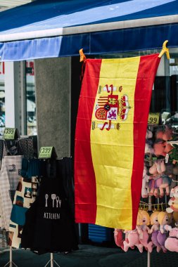 Kıbrıs Rum Kesimi 21 Mayıs 2020 'de Kıbrıs Rum Kesimi' ndeki Limasol adasındaki bir hediyelik eşya dükkanında satılan dekoratif eşyaların kapatılması