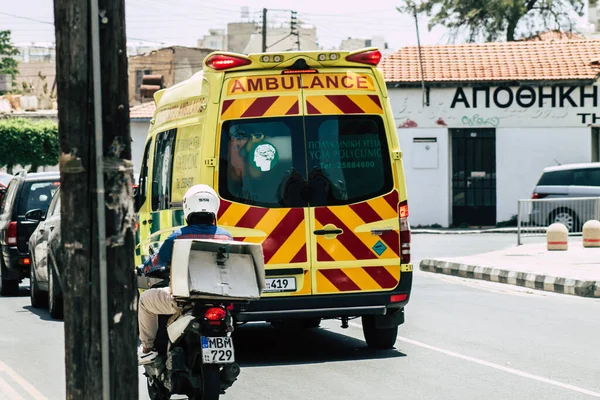 Limassol Chipre Mayo 2020 Vista Una Ambulancia Chipriota Tradicional Rodando — Foto de Stock