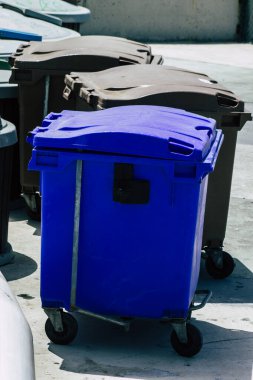 Kıbrıs Rum Kesimi 21 Mayıs 2020 'de Kıbrıs Rum Kesimi' nin Limasol adasında bir çöp konteynırının kapatılması