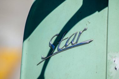 Kıbrıs Rum Kesimi 24 Mayıs 2020, Kıbrıs Rum Kesimi 'nin Limasol adasında eski bir Vespa scooter' ının kapatılması