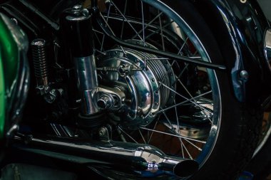 Kıbrıs Rum Kesimi 26 Mayıs 2020 'de Kıbrıs Rum Kesimi' nin Limasol adasının sokaklarına park edilmiş bir motosikletin kapatılması