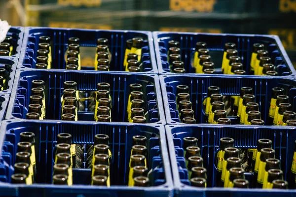 塞浦路斯利马索尔2020年5月26日在塞浦路斯岛利马索尔酿酒厂观看一盒Keo啤酒 — 图库照片