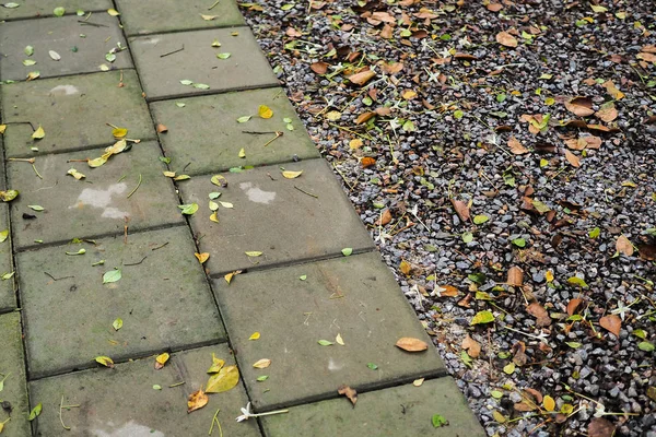 Yüzen bırakır ahşap altında yaptı