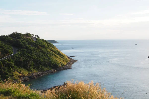 Dağ ve deniz Tay Adası