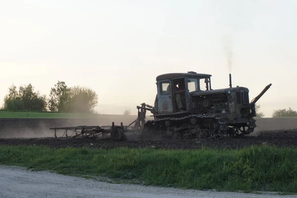 Traktorarbeiten Auf Dem Kailyard — Stockfoto
