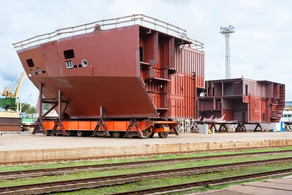 Schip gebouw details op van de scheepswerf quay — Stockfoto