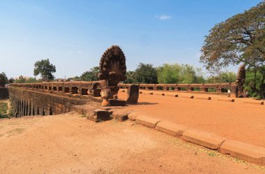Kamboçya Kampong 'daki Preah Tis Köprüsü