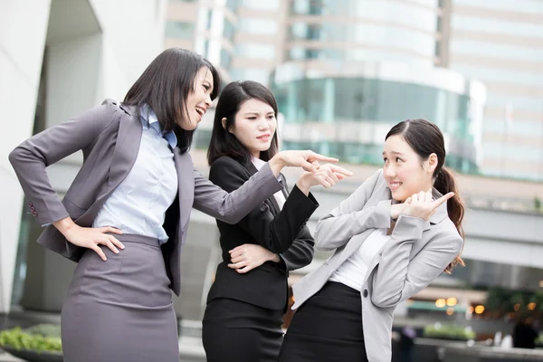 ビジネス女性いじめ — ストック写真