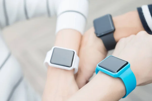 Show your smart watch — Stock Photo, Image