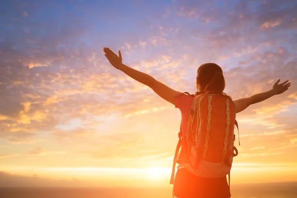 Silhouette della donna sentitevi liberi — Foto Stock