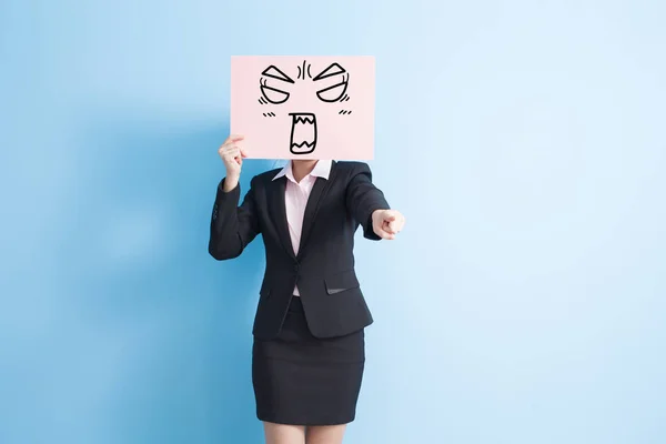 Бізнес-леді беруть рекламний щит — стокове фото