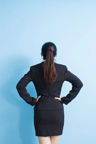 Mulher de negócios de volta para você — Fotografia de Stock