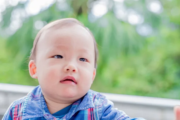 Söt baby leende — Stockfoto