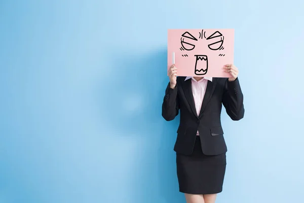 Zakenvrouw spreken op telefoon — Stockfoto