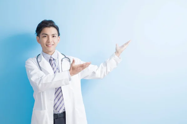 Doctor mostrar algo a usted — Foto de Stock