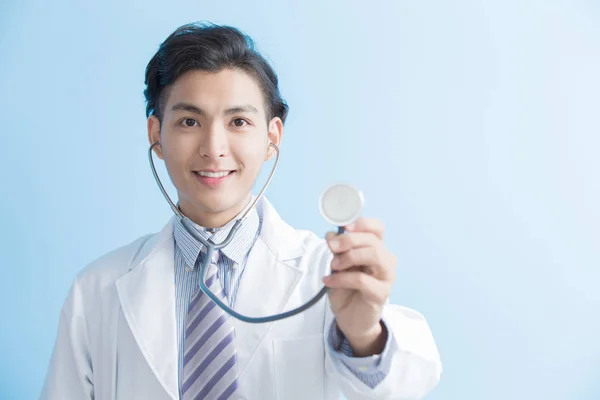 Male doctor show stethoscope — Stock Photo, Image