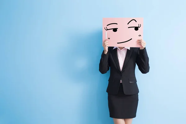 Бізнес-леді беруть рекламний щит — стокове фото