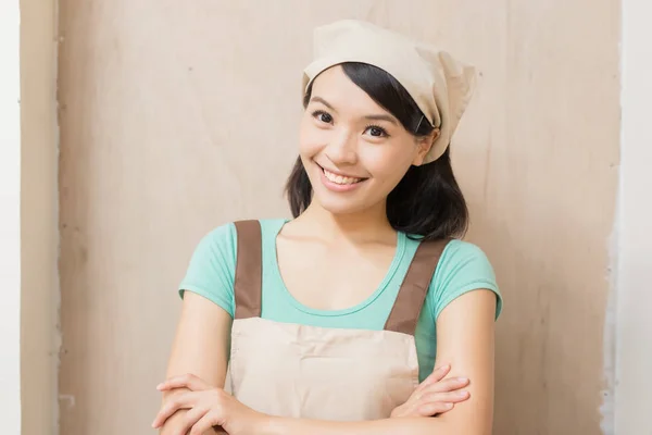 Vrouw werknemer glimlachen — Stockfoto