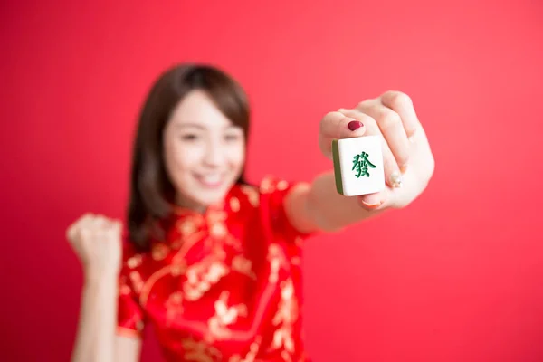 Schönheit Frau tragen cheongsam — Stockfoto