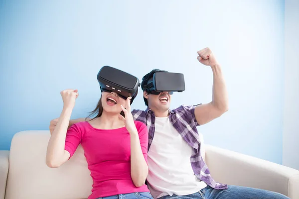 Young couple watching vr game — Stock Photo, Image