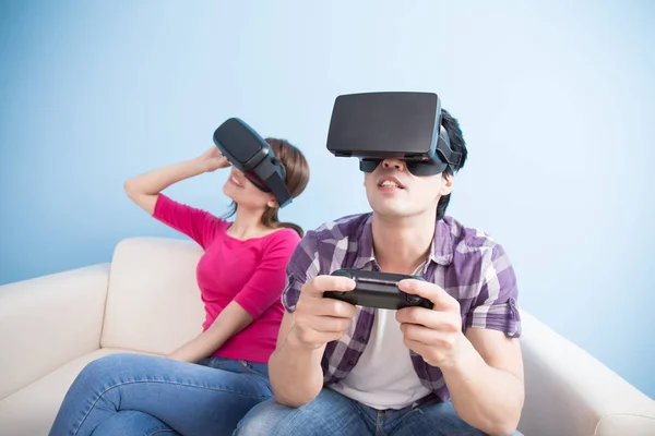 Young couple play vr game — Stock Image Young couple play vr game Royalty Free Stock Photos