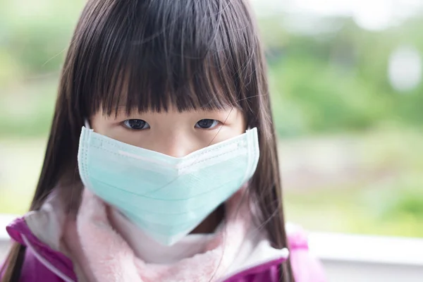 Cute little gir wearing  mask — Stock Photo, Image