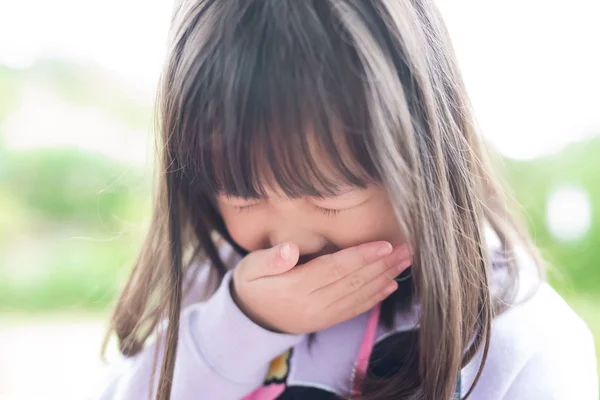 Cute little girl  feeling  vomit, — Stock Photo, Image