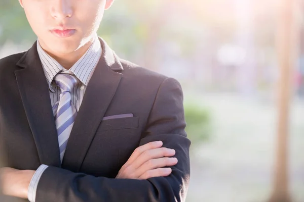 Hombre de negocios se siente serio —  Fotos de Stock