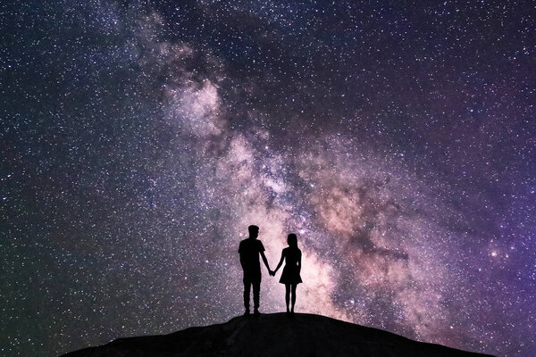 Silhouette de couple debout — Photo