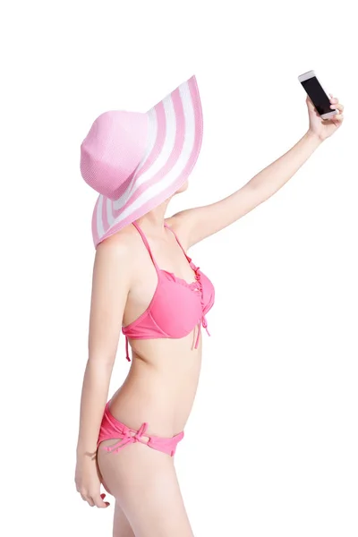 Mujer en bikini haciendo selfie — Foto de Stock