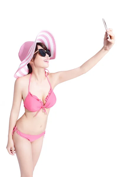 Mujer en bikini haciendo selfie — Foto de Stock