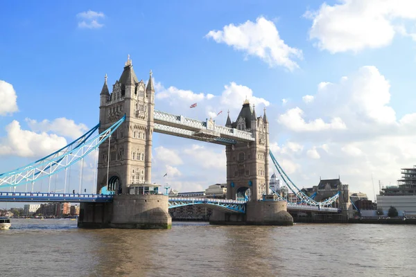 Tower Bridge in London — Stockfoto