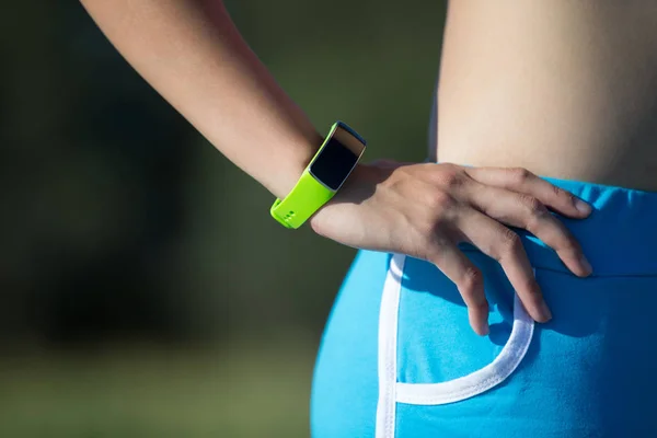 Woman wearing smart watch — Stock Photo, Image