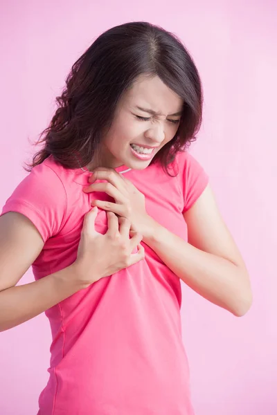 Frau mit Brustschmerzen — Stockfoto