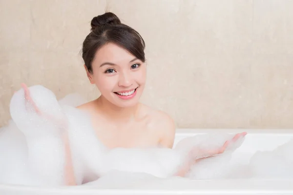 Beautiful  woman taking bath — Stock Photo, Image