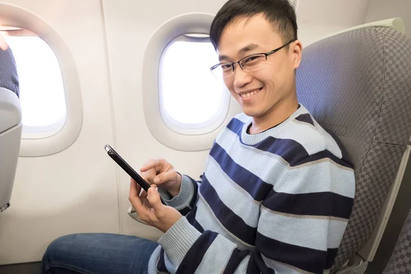 Man gebruik telefoon — Stockfoto