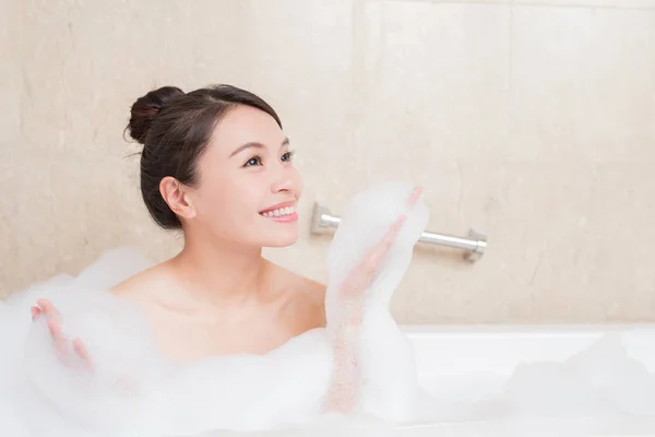 Woman take the bath — Stock Photo, Image