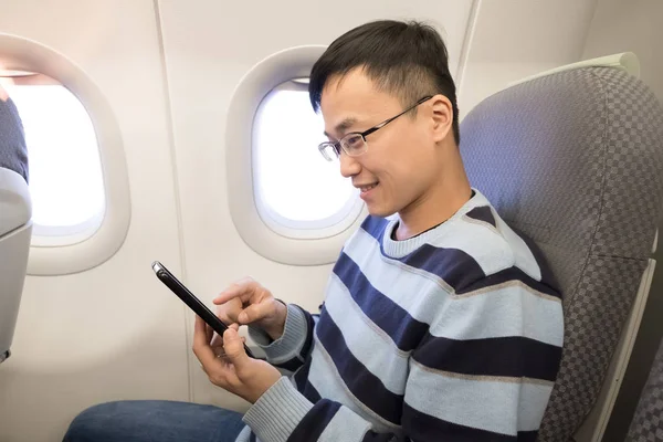 Man använda telefonen — Stockfoto