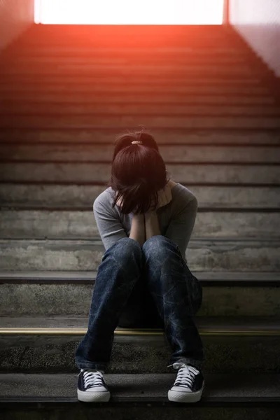 Καταθλιπτική γυναίκα αίσθημα αναστατωμένος — Φωτογραφία Αρχείου