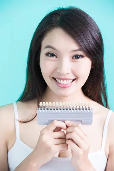 Kadın diş renk paleti — Stok fotoğraf