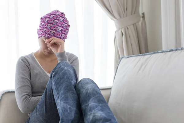 Arme Frau an Krebs erkrankt — Stockfoto